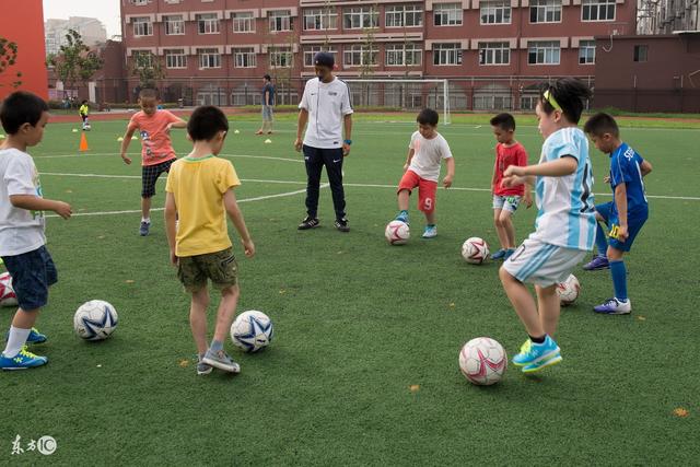 莱万加入欧冠百球俱乐部 进球效率比梅西C罗更高