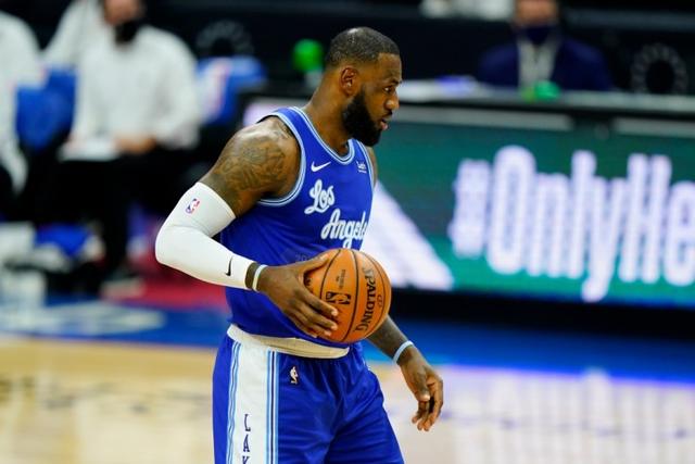 萨林杰22+16吉伦沃特32+8+13 深圳克山东9连胜